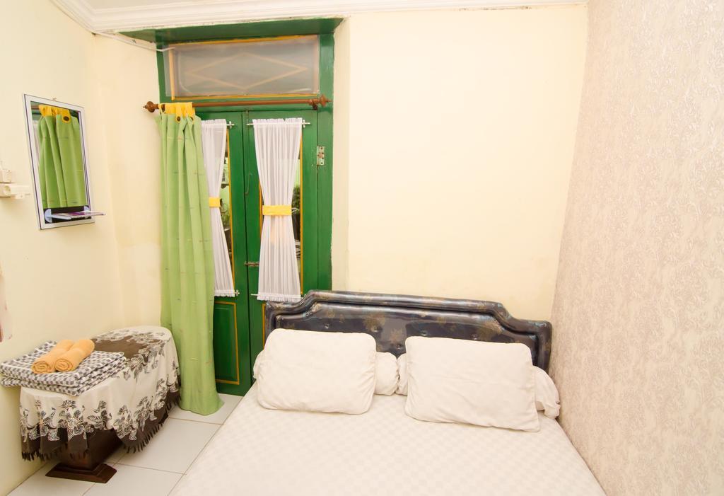 Pendopo Andari Homestay Jogjacarta Exterior foto