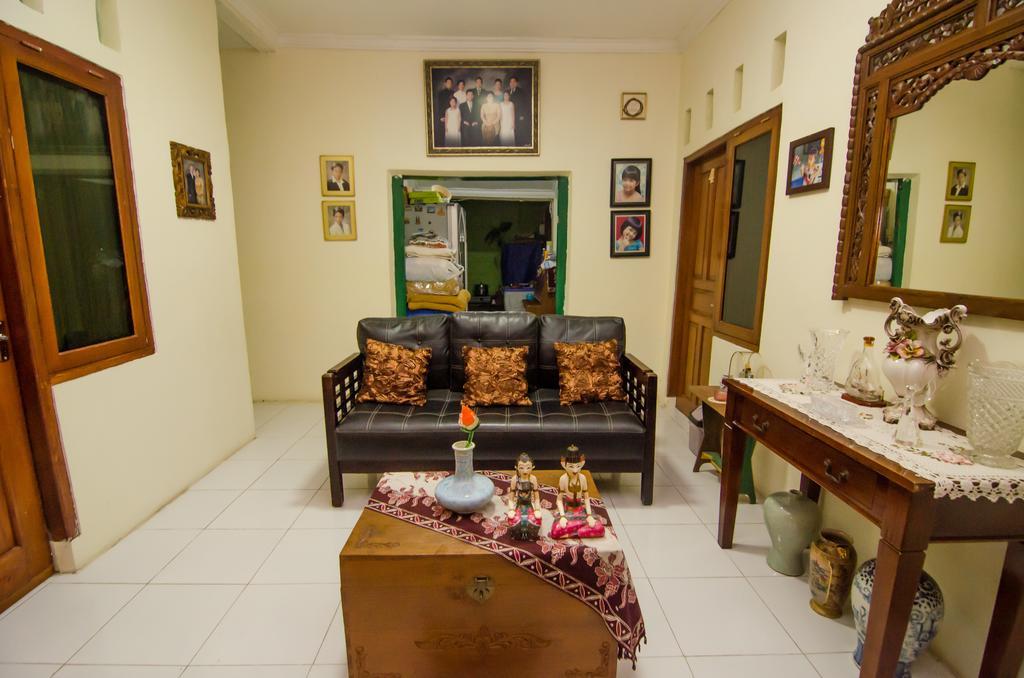 Pendopo Andari Homestay Jogjacarta Exterior foto