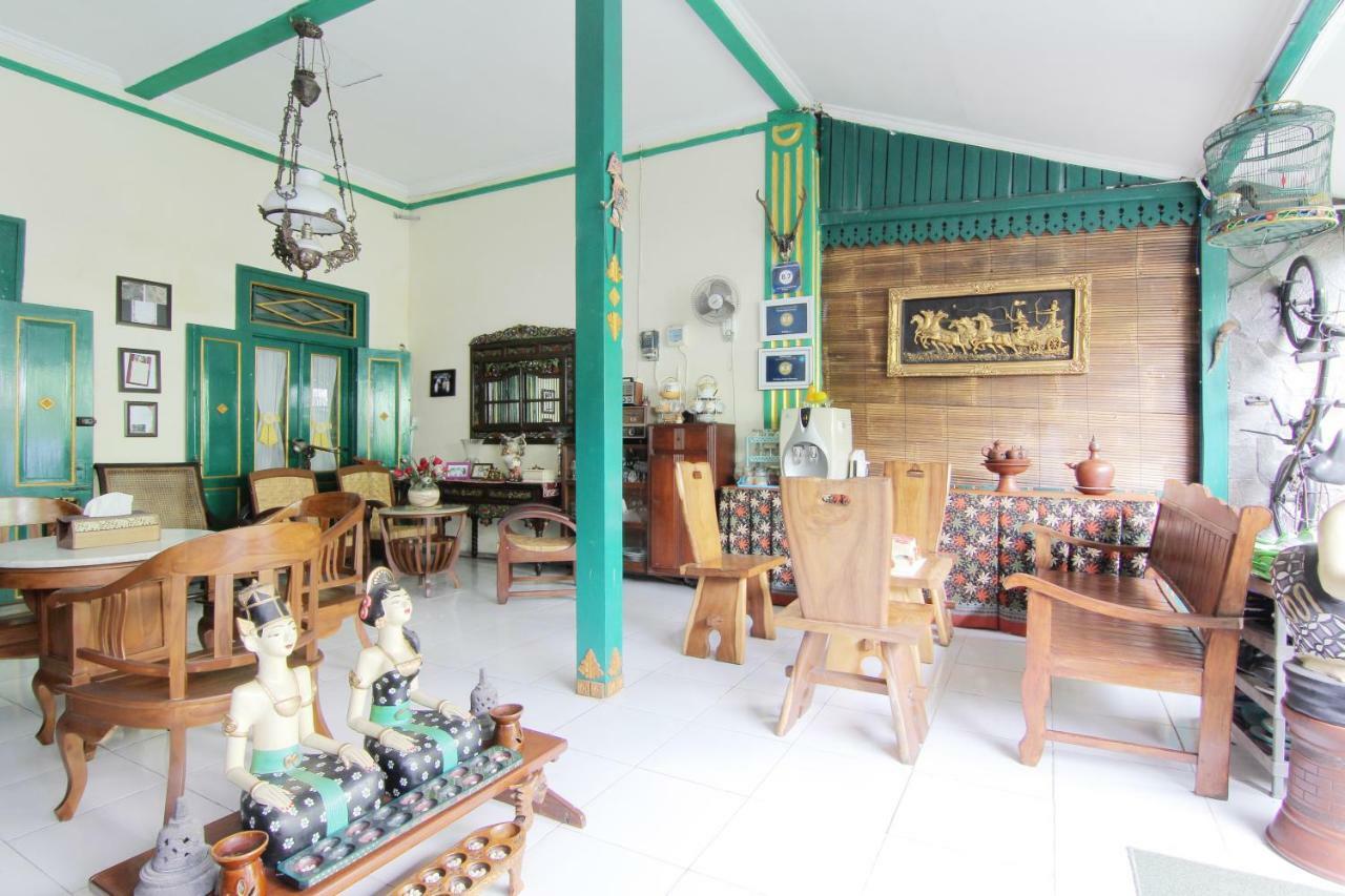 Pendopo Andari Homestay Jogjacarta Exterior foto